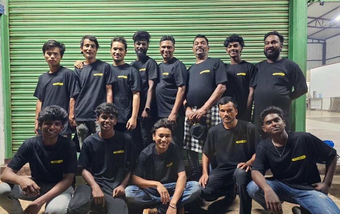 The full Breadberry bakery team in Breadberry t-shirts